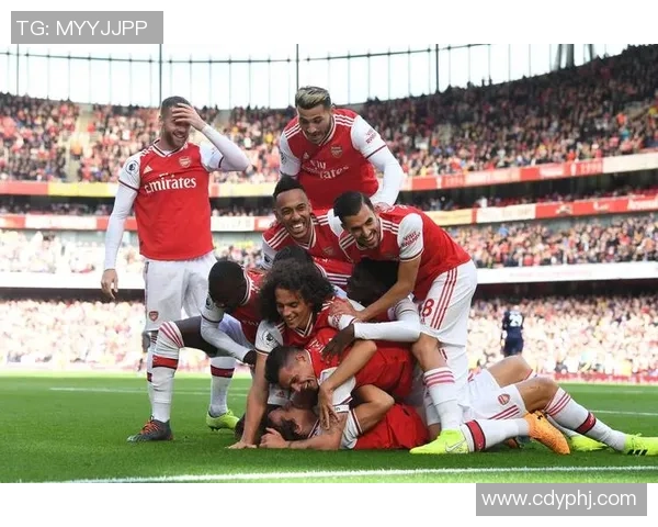 足球明星小贝大名的传奇人生与足球事业的辉煌成就解析 足球明星小贝大名的传奇人生与足球事业的辉煌成就解析